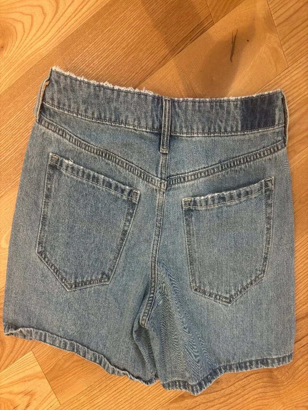 Hollister Low-Rise Baggy Jean Short | Women's 4